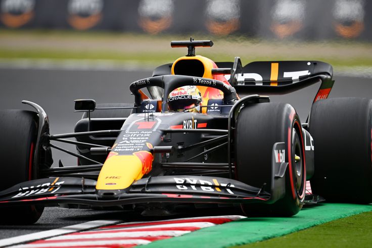 Döntöttek a versenybírók Max Verstappen ügyében!