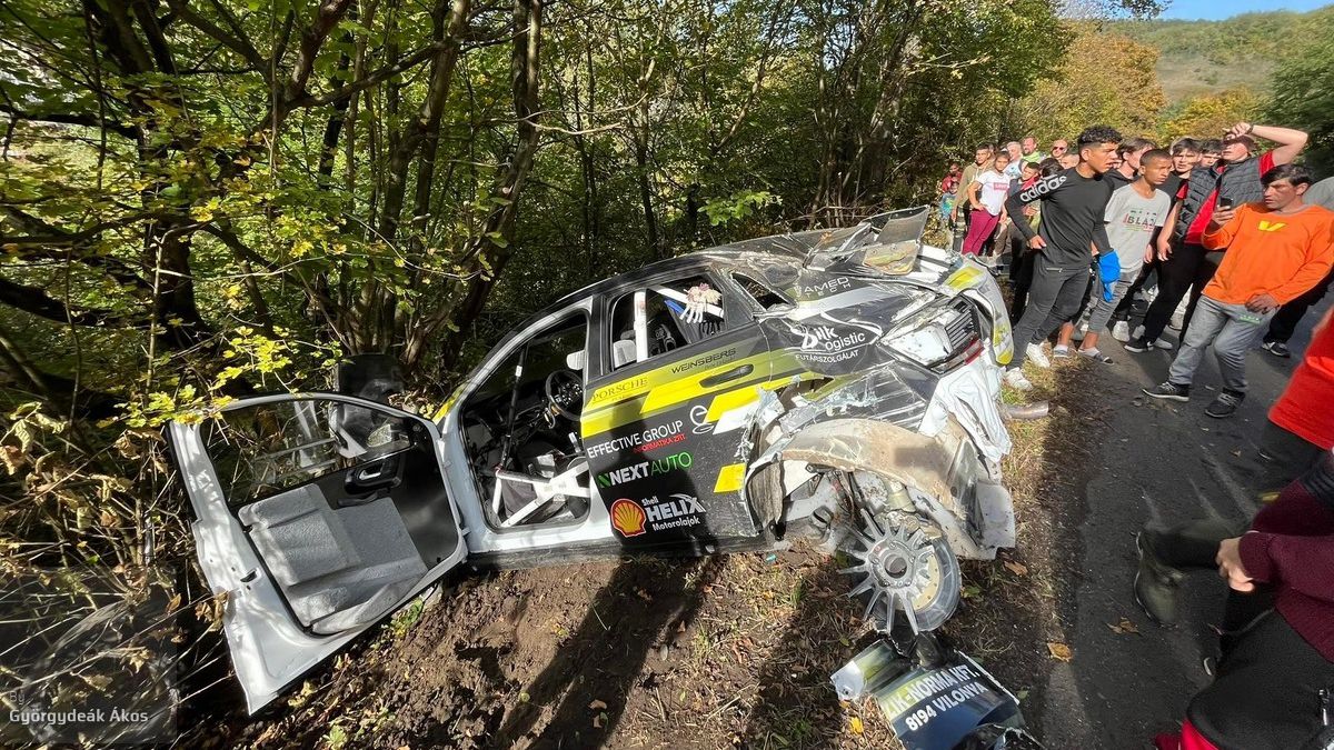 Videó: csodával határos módon megúszták a balesetet