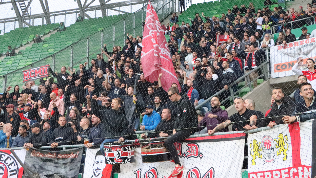 A Debrecenből érkező mintegy kétszáz szurkoló az első félidő végén gólnak örülhetett.