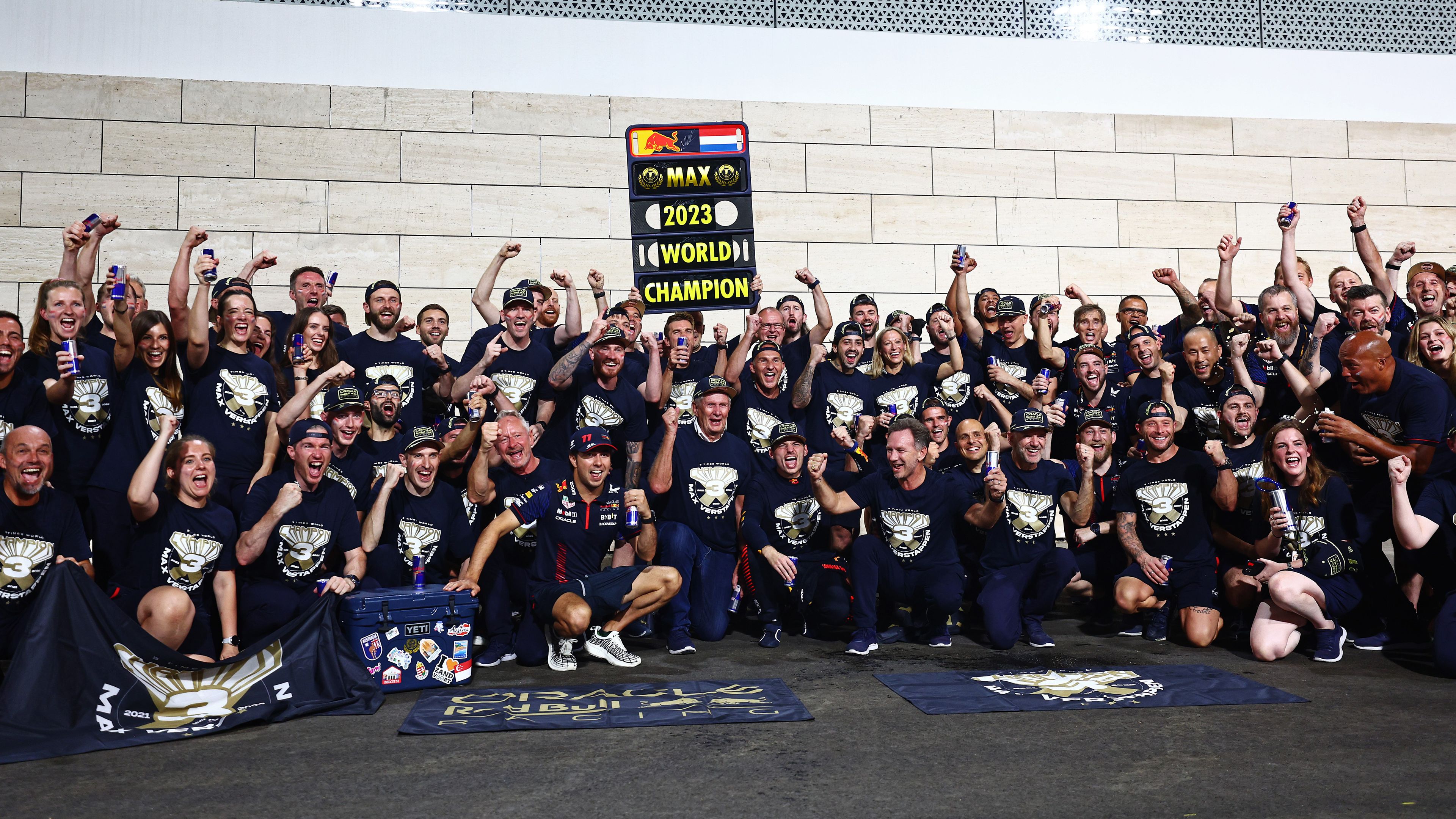Galéria: így ünnepelte a Red Bull Max Verstappen harmadik világbajnoki címét