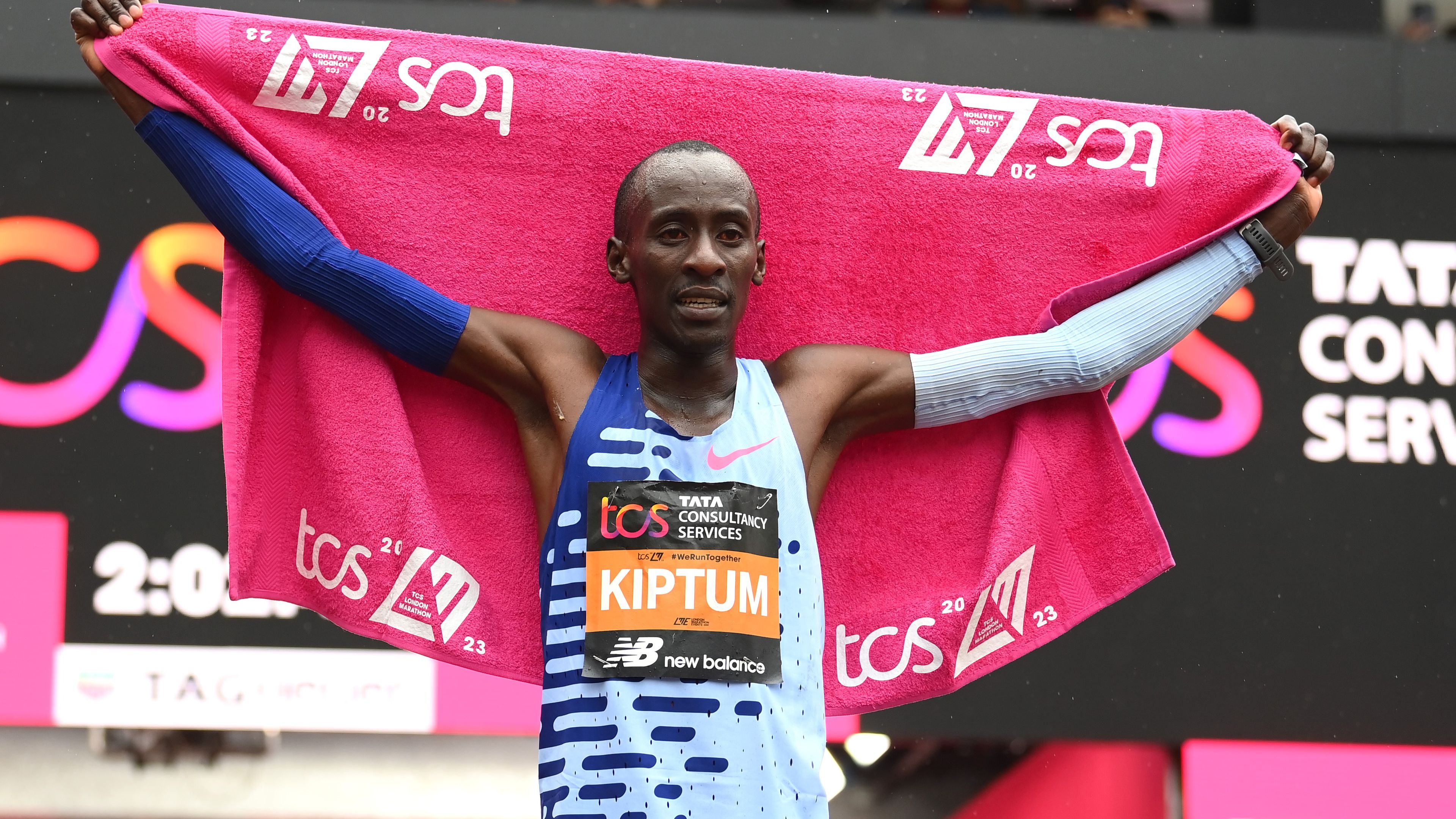 A 23 éves kenyai világcsúccsal győzött a Chicago Marathonon