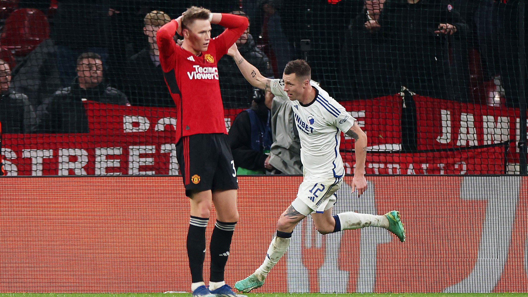 A Manchester United három gólt szerzett a Köbenhavn otthonában, ám a végén így is a hazaiak örülhettek