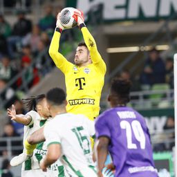 „Gyerekkorom óta az a célom, hogy a Fradi első számú kapusa legyek” – interjú Varga Ádámmal, aki a derbi közben is a szurkolókkal énekelt