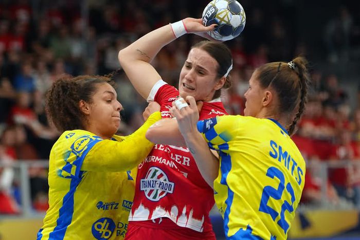 Nem bírt francia ellenfelével a DVSC (Fotó: dvsckezilabda.hu)