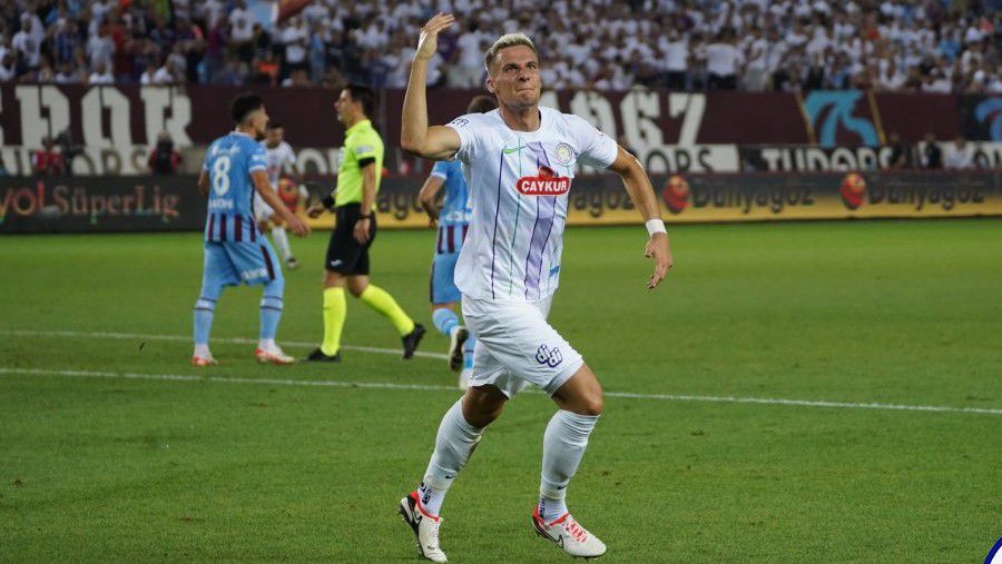 A fiatal védő első bajnokiján gólt szerzett a Trabzonspor ellen, és gyorsan felvette a török élvonal ritmusát. (Fotó: caykurrizespor.org.tr)
