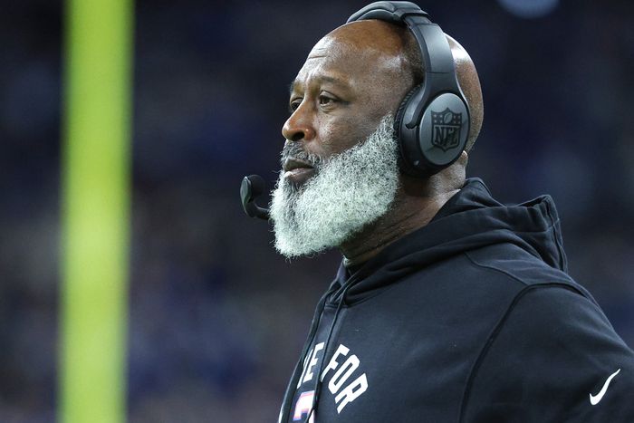 A Houston Texans menesztette Lovie Smith-t
