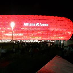 A Császár emlékére kivilágítják az Allianz Arenát
