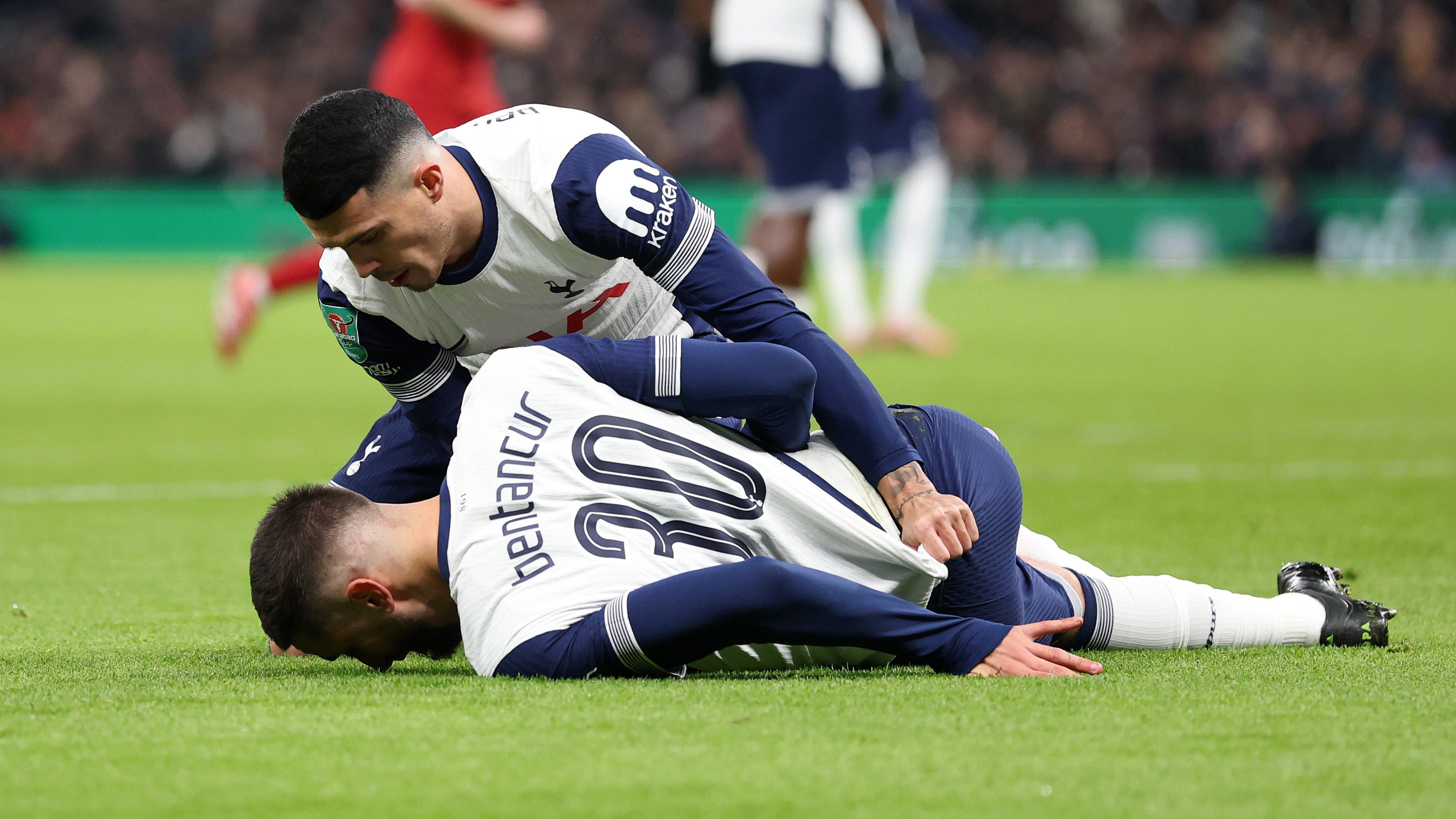 Üzent a rémisztő sérülést szenvedő Tottenham-játékos: Minden rendben!