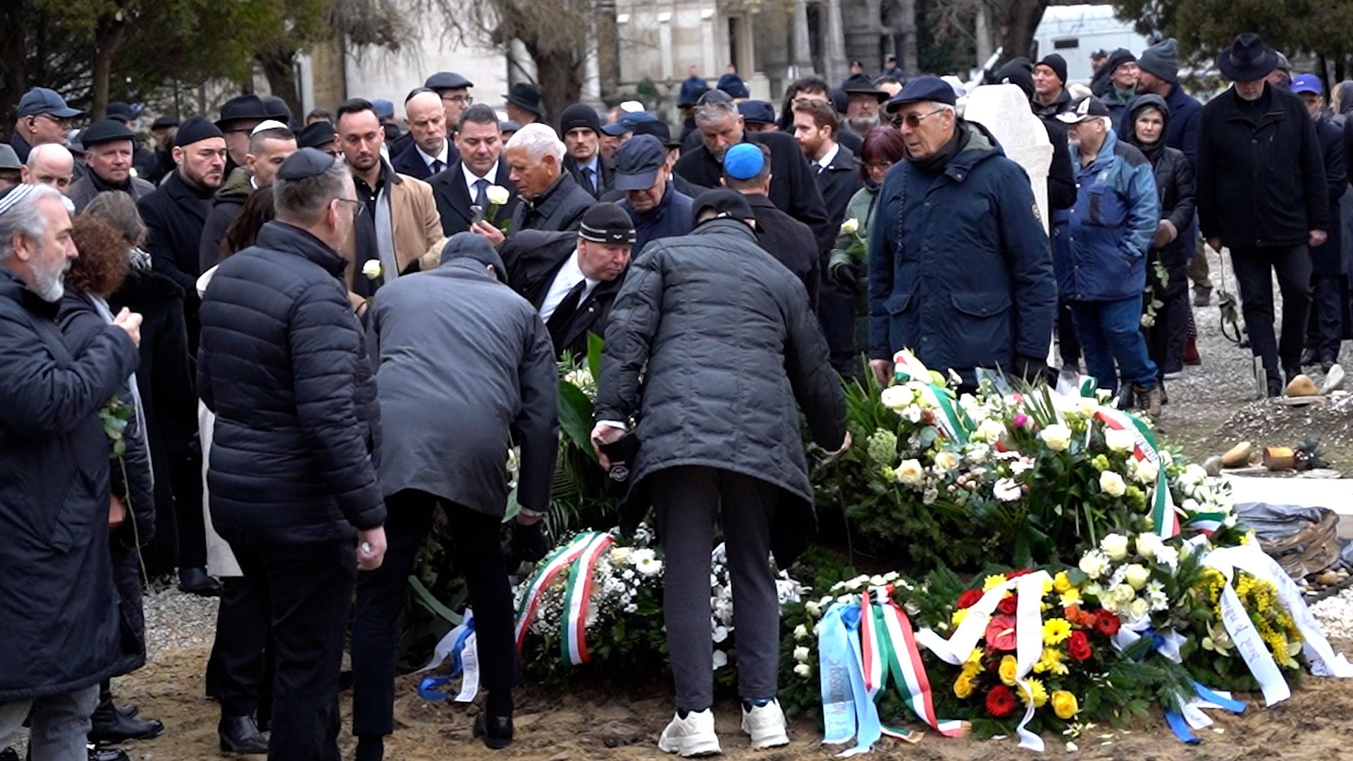 Videón, ahogy utolsó útjára kísérték Keleti Ágnest