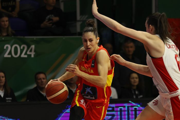 A kanadaiak nem tudták megállítani a spanyolokat