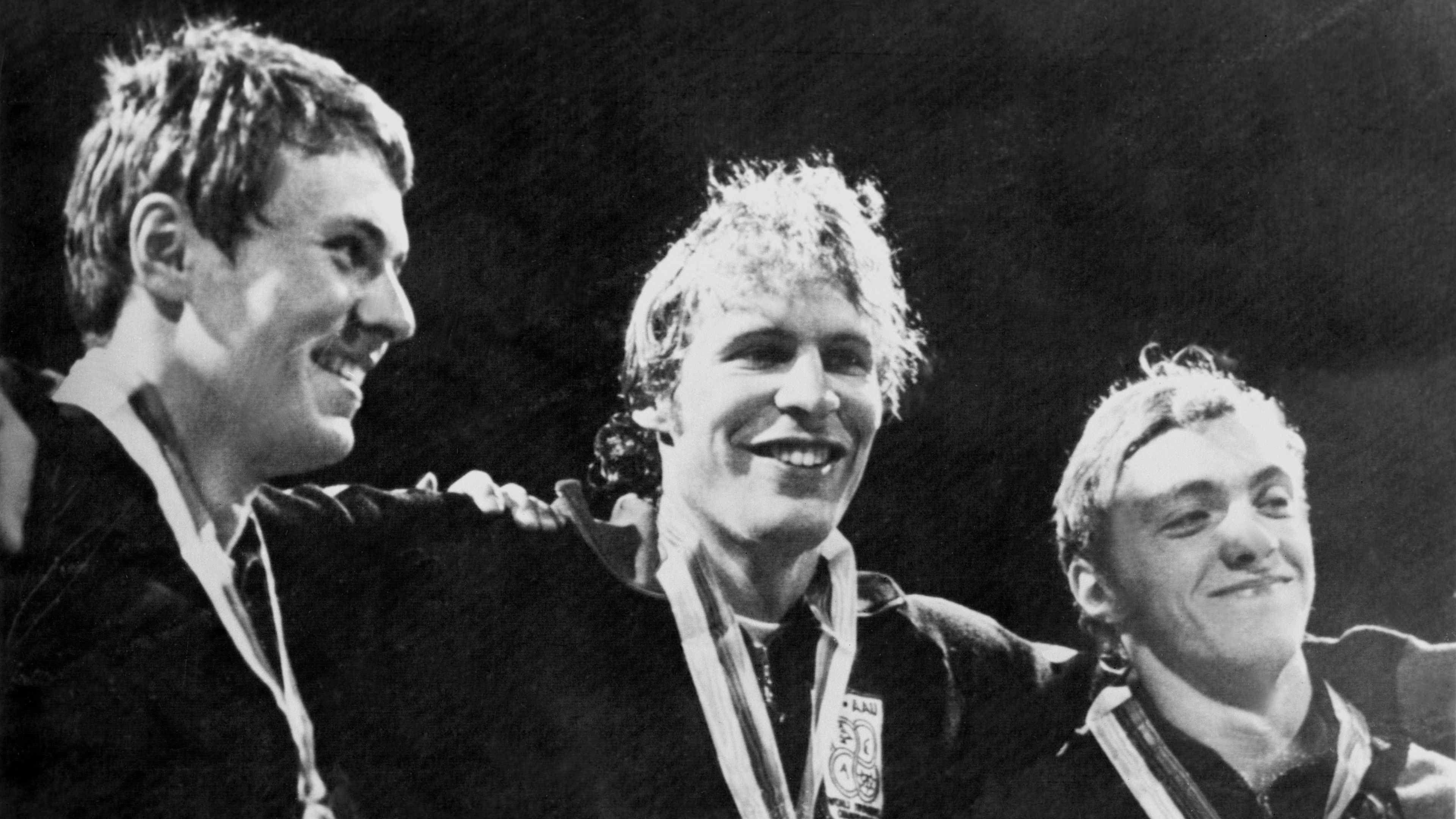 Hargitay (balra) az 1975-ös világbajnokságon nemcsak megvédte címét 400 vegyesen, de 200-on is győzni tudott (Fotó: MTI)