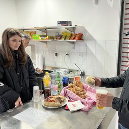 Az angol fociszurkolók is irigylik a Vasas büféjét