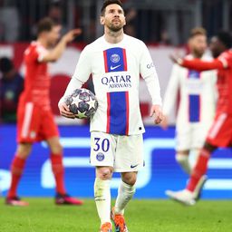 Lionel Messi nem teszi ki az ablakba, amit Jérome Rothentől kap – persze nem is biztos, hogy kíváncsi rá (Fotó: Getty Images)