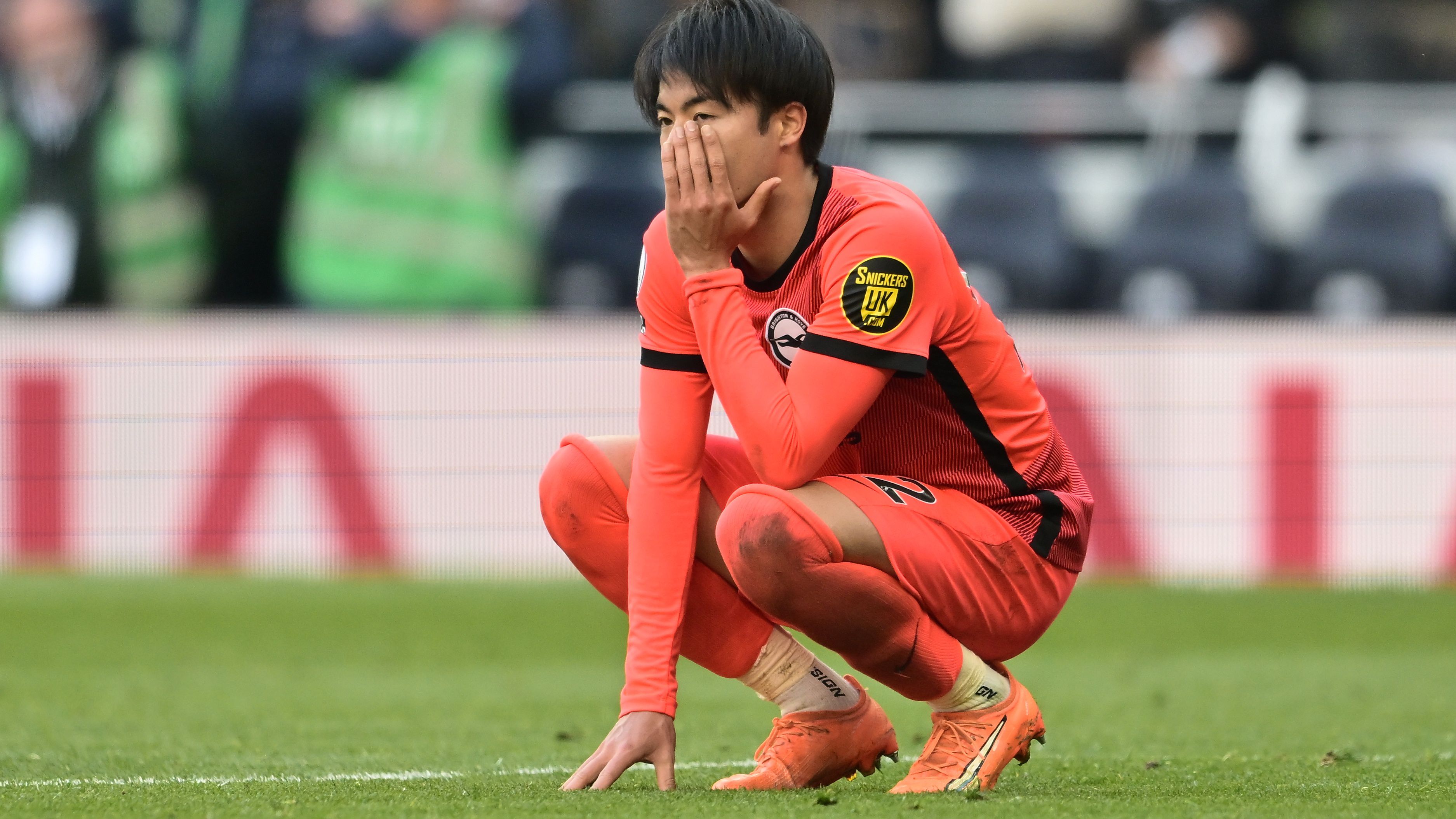 Mitoma Kaoru gólját elvette a VAR, tizenegyest viszont nem ítélt később
