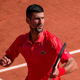 A görcs mindent megváltoztatott, Djokovics az első döntős a Roland Garroson