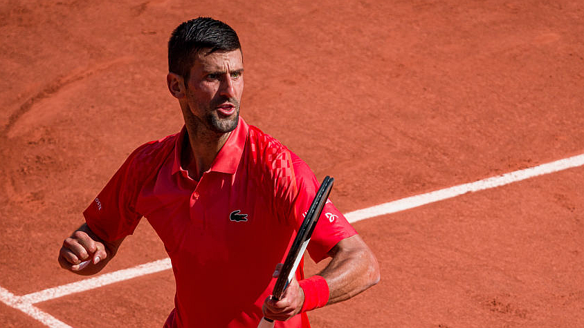 A görcs mindent megváltoztatott, Djokovics az első döntős a Roland Garroson