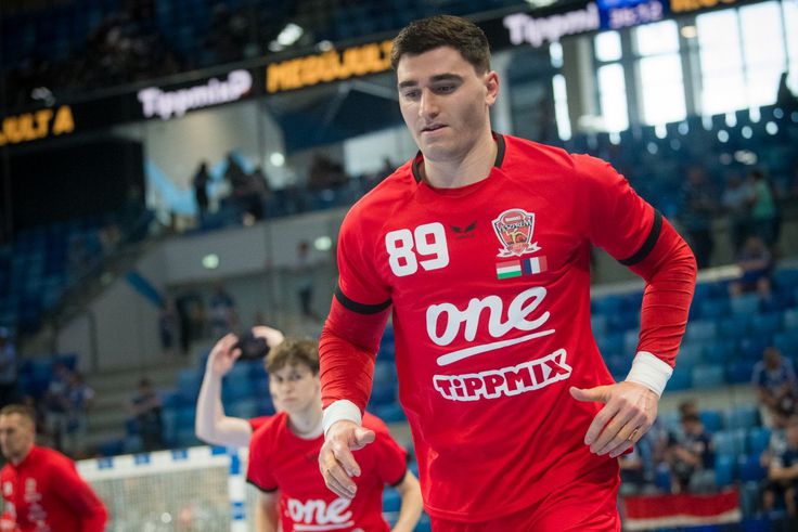 Bejelentette Fabregas és Koszorotov távozását a Veszprém