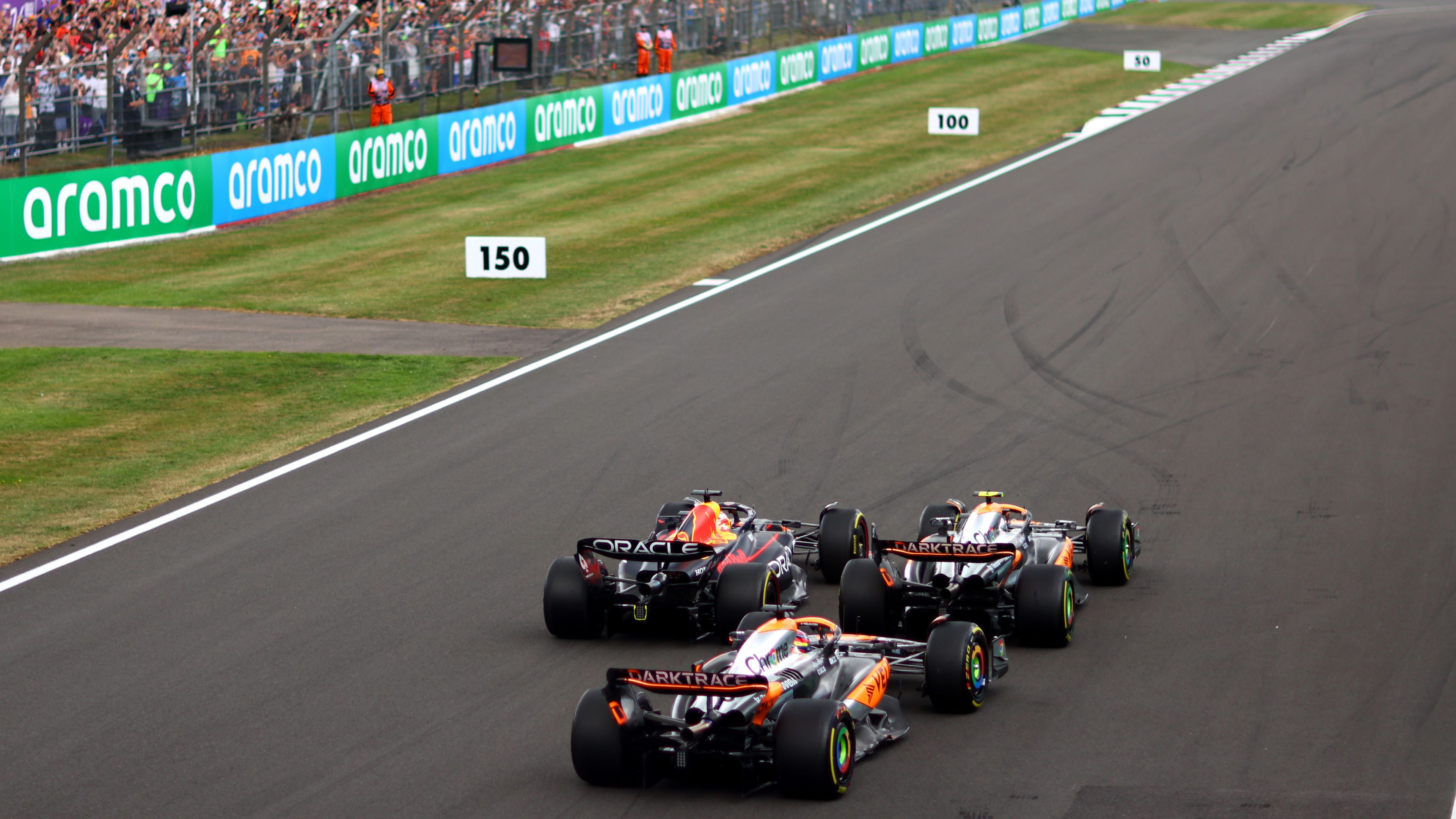 Tízből nyolc Verstappennek, McLaren a dobogón Nagy-Britanniában