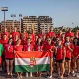 Három magyar aranyérem a junior úszó Eb záró napján