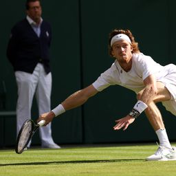 Ez milyen ütés volt!? Lehet, hogy megszületett az év pontja Wimbledonban – videóval