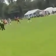 Videón, ahogy gólt rúgott, majd a pályán letartóztatták a labdarúgót