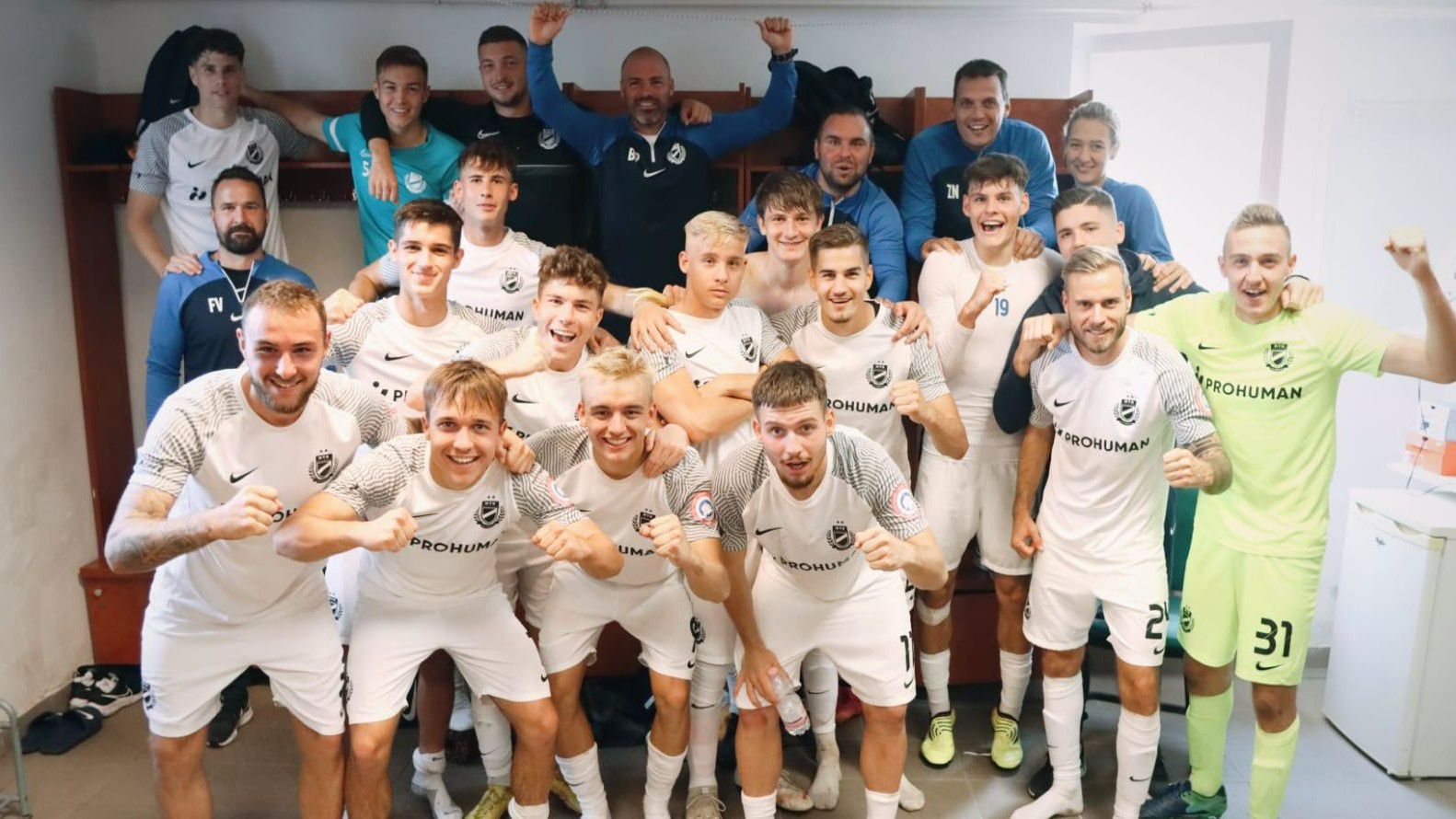 Érthető az MTK fiataljainak öröme, mivel első csapatként az idényben sikerült legyőzniük az Iváncsát. Fotó: mtkbudapest.hu