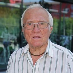 „Mindig a fény szélén voltam...” – nyolcvanöt esztendős Rákosi Gyula, a Ferencváros örökös motorja