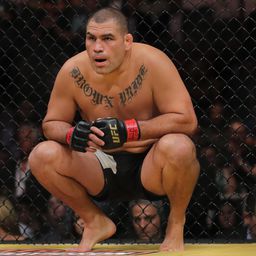 A fia molesztálását fegyverrel megtorló UFC-világbajnok szabadlábon védekezhet