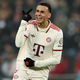 A Bayern sztárja elképesztő gólt szerzett; egyre nagyobb bajban a Dortmund