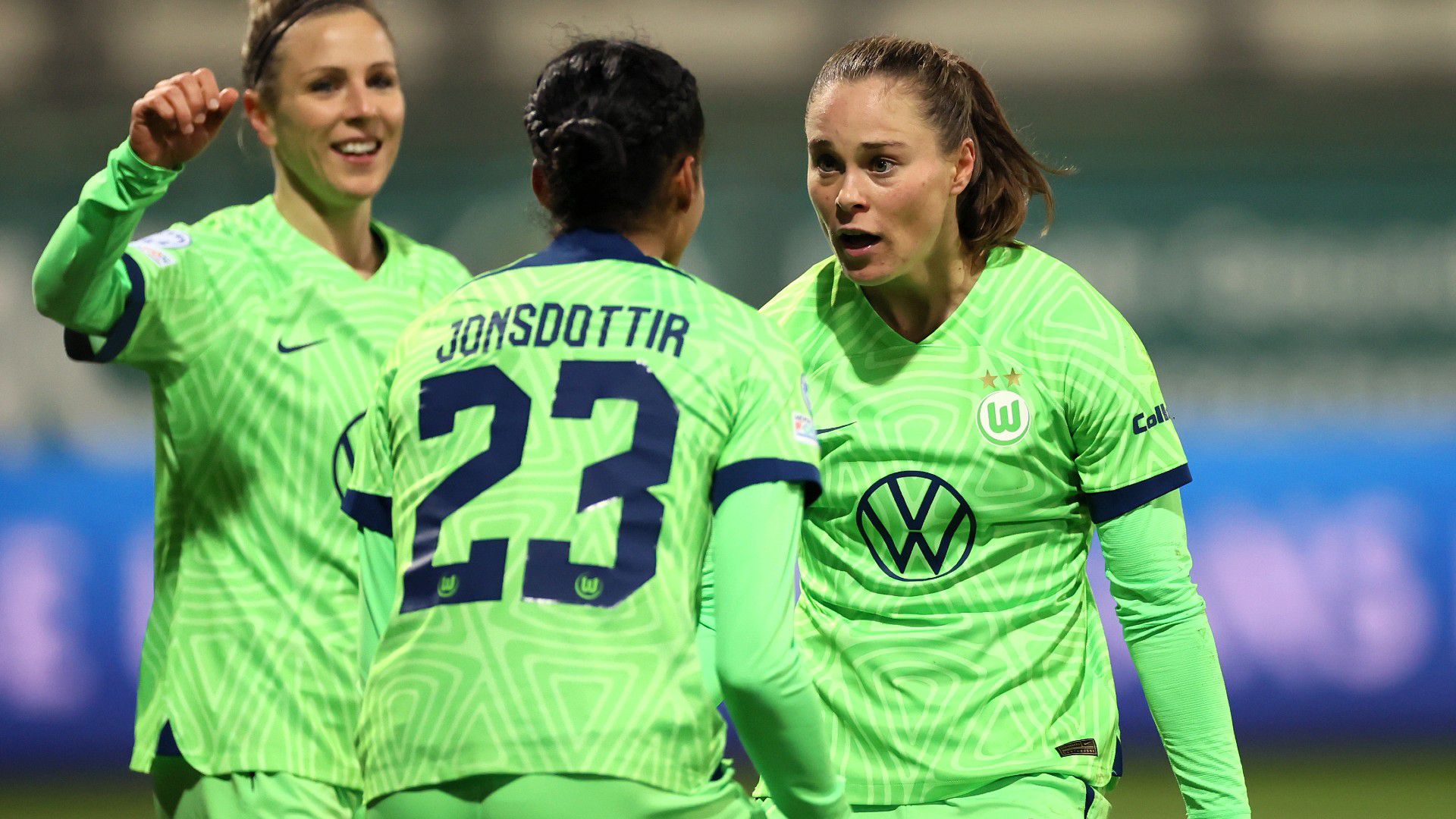 Ewa Pajor (jobbra) duplájára alapozva a Wolfsburg legyőzte a Romát, és bejutott a negyeddöntőbe (Fotó: Getty Images)