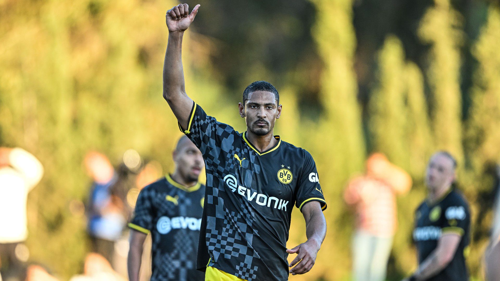 Két műtét és négy kemoterápia után újra meccset játszott a Dortmund csatára – videóval