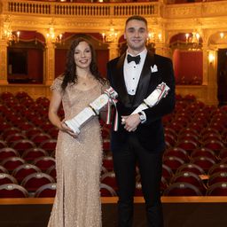 Milákra a szülei főznek, Kozák állatfarmon él