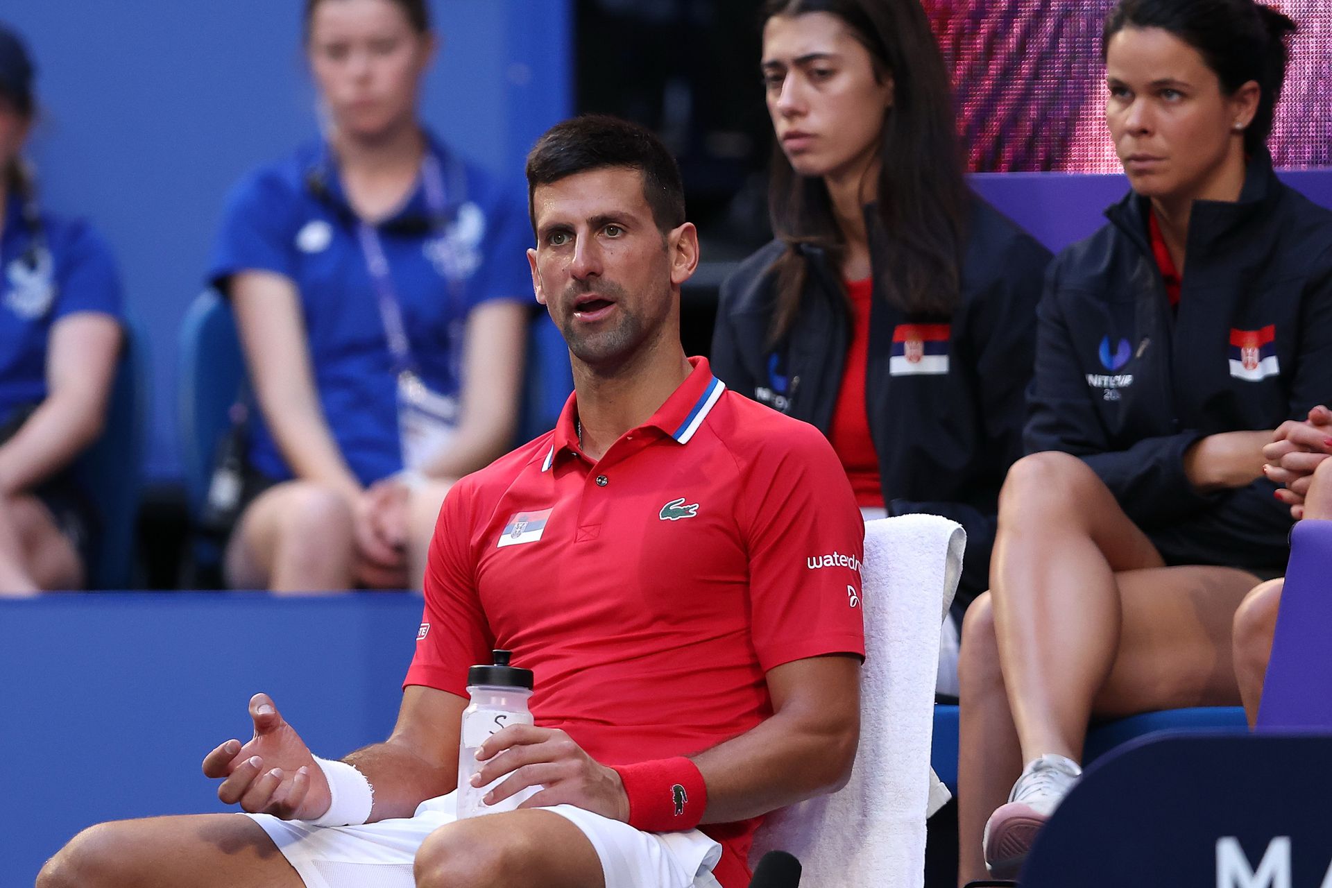 Novak Djokovics nagyon kedvesen viselkedett Perthben Ágnessel (hátul, jobbra)/Getty