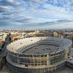 Eljött a nap! 16 év után folytatják a kétszeres BL-döntős új stadionjának építését