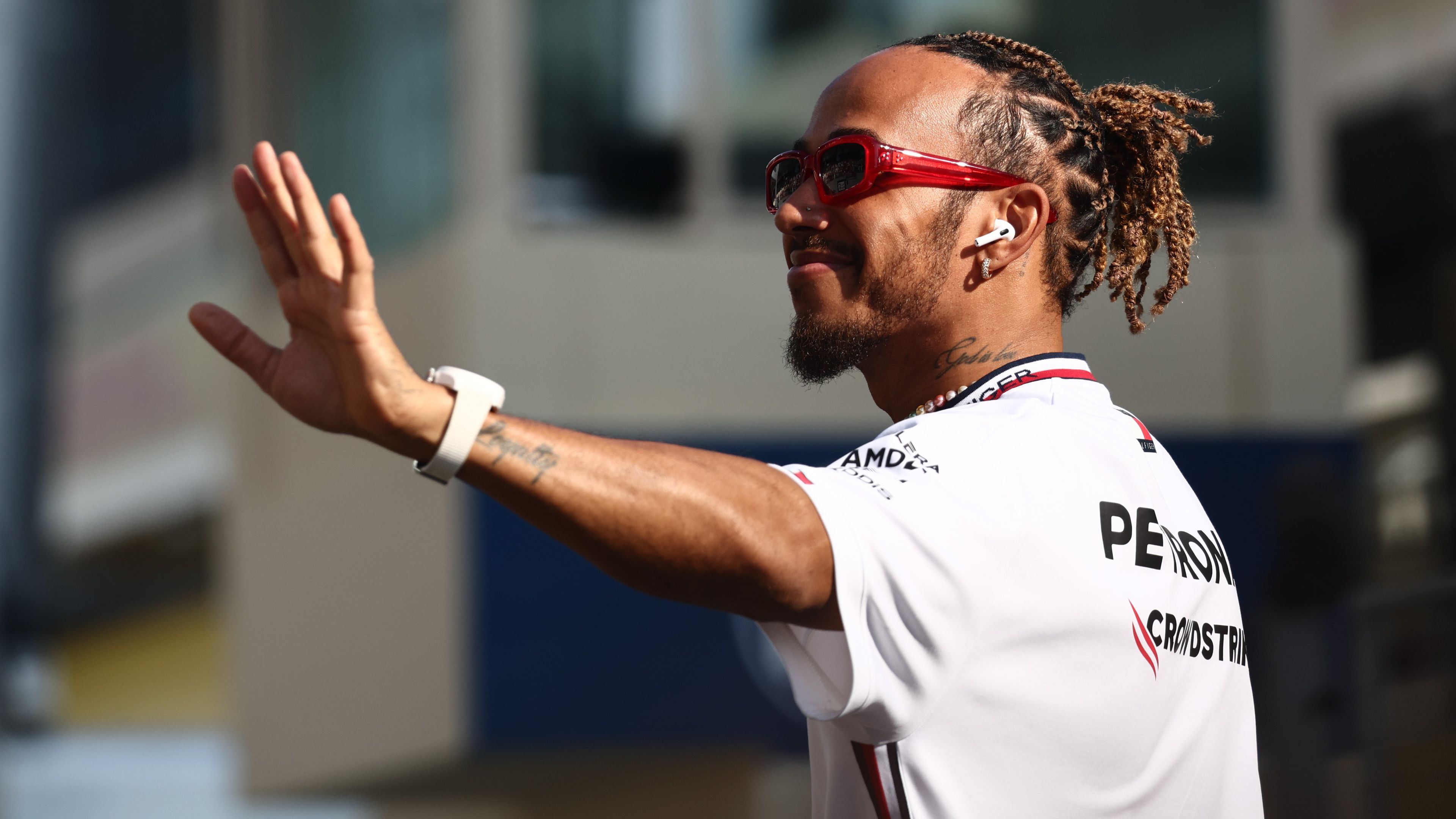 Mintha Lewis csak ezt mutatná: Eddig, és ne tovább! (Fotó: Getty Images)