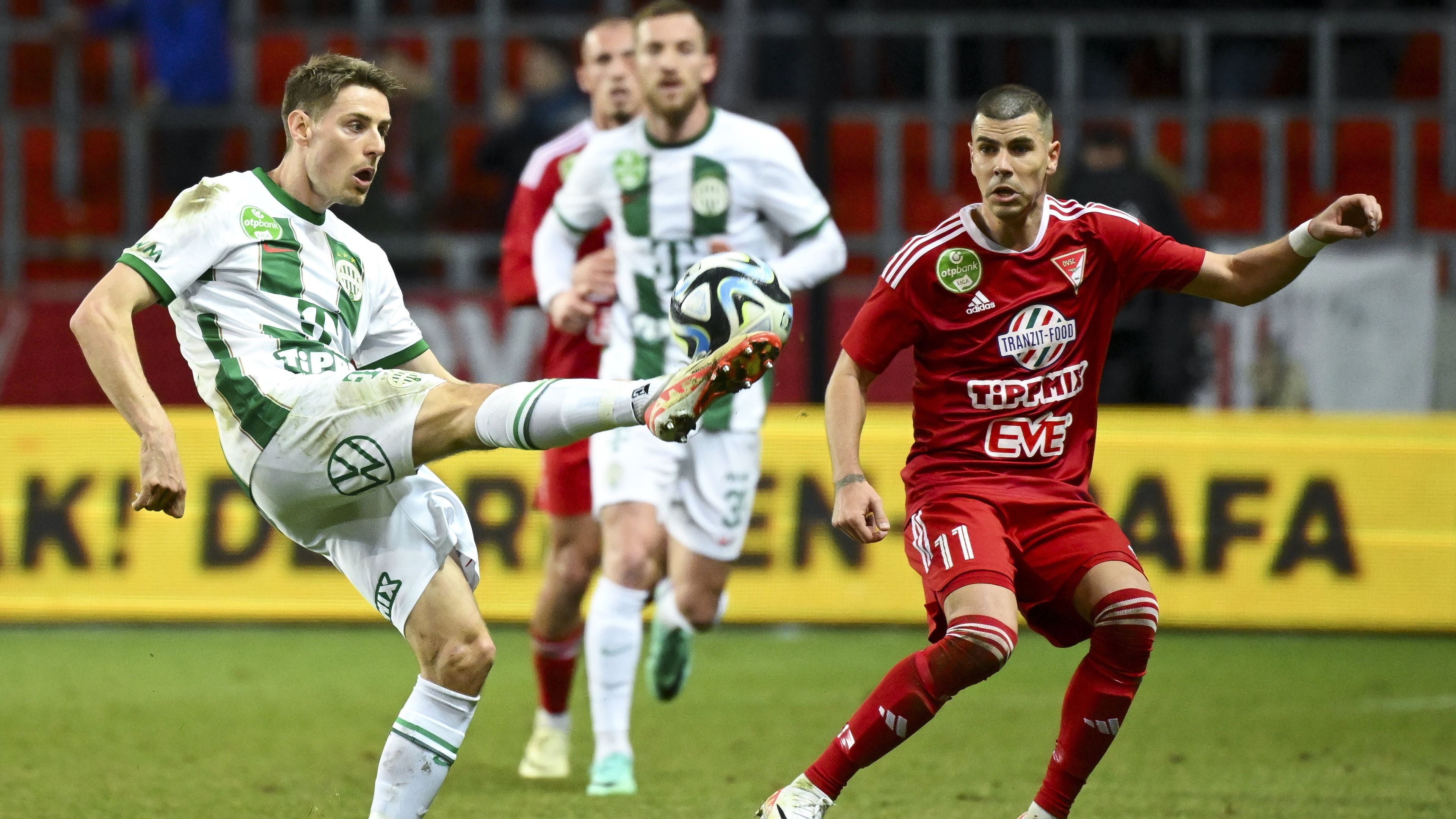 Zachariassen szerezte a Ferencváros második gólját a Debrecen otthonában Fotó: MTI/Czeglédi Zsolt