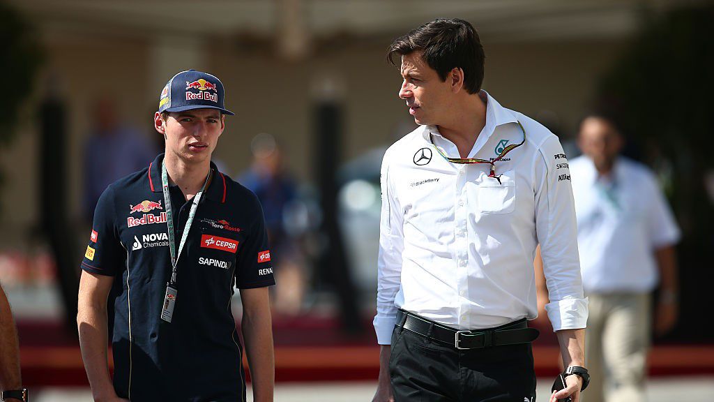 A Mercedes csapatfőnöke megerősítette: leigazolná Verstappent