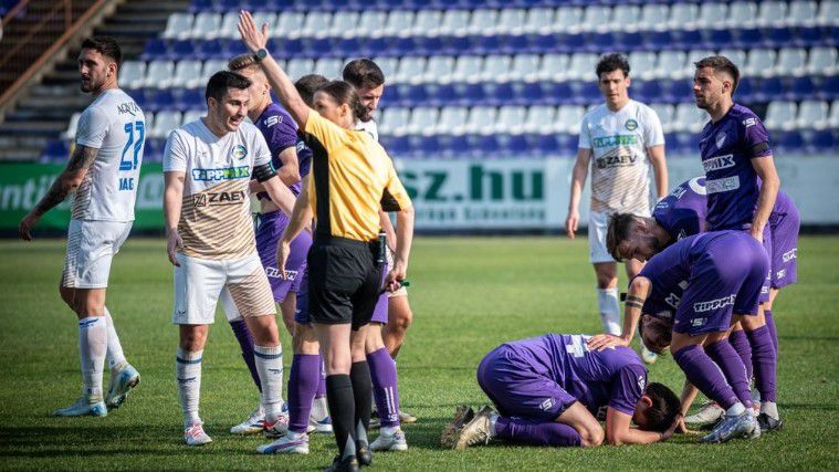 Koponyatörés az NB II-es bajnokin: egyik legjobb barátja rúgta fejbe a játékost – videóval