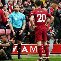 Mark Clattenburg szerint mindegy, mi történt az eset előtt, elfogadhatatlan amit a partjelző tett