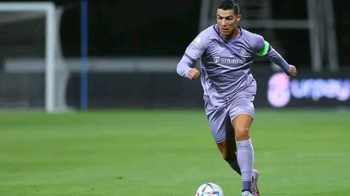 Ronaldo dühöngve hagyta el a pályát, miután csapata csak egy pontot szerzett – videóval