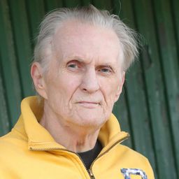Törőcsik vicceit meséli unokáinak a legenda nővére