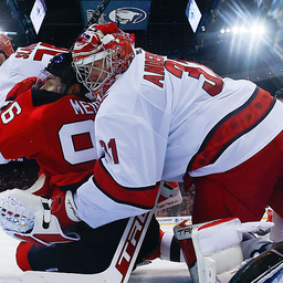 A Hurricanes már csak egy győzelemre van a főcsoportdöntőtől