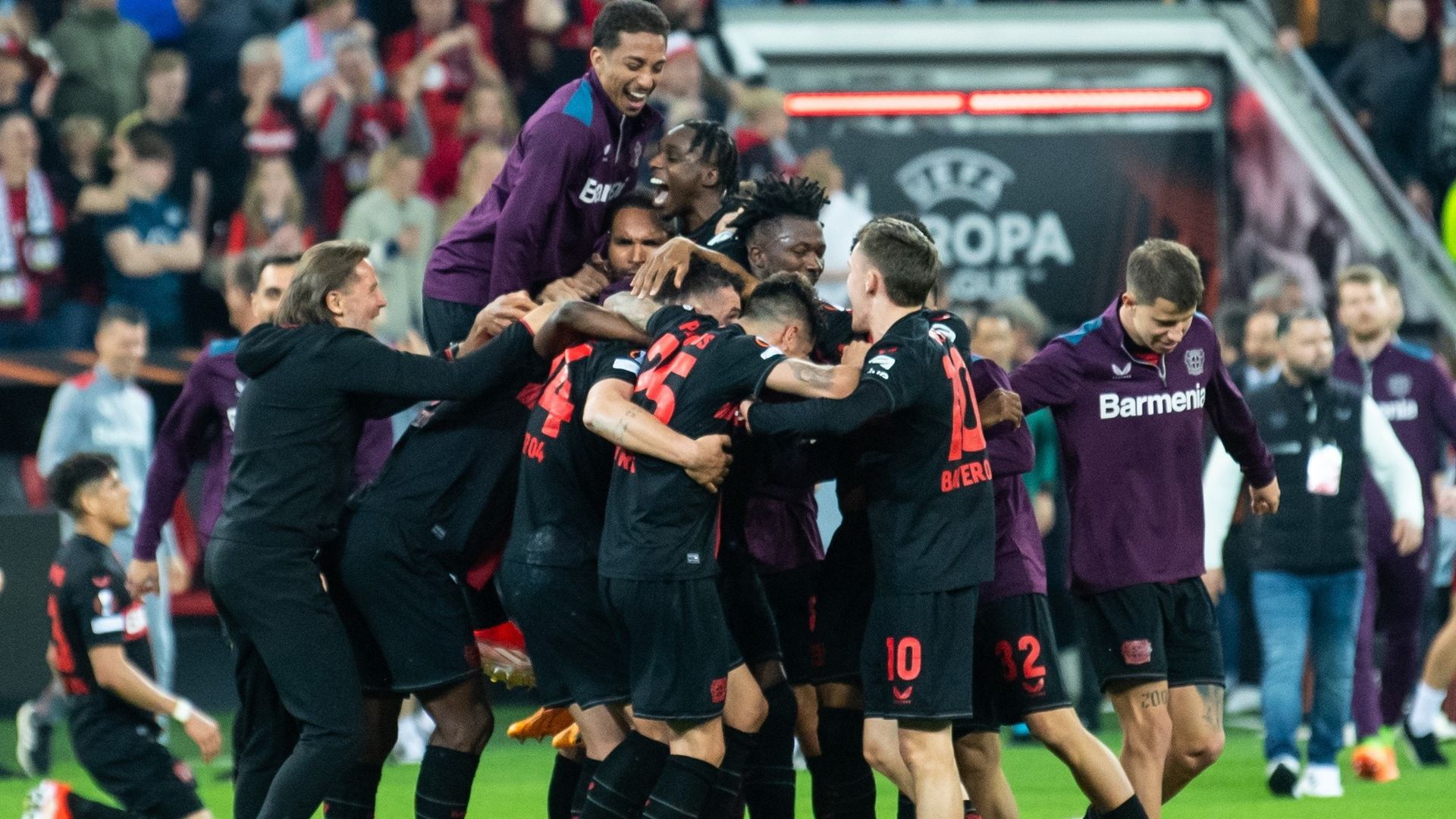 A bajnokság megnyerése után a Német Kupát és az Európa-ligát is elhódítaná a Bayer