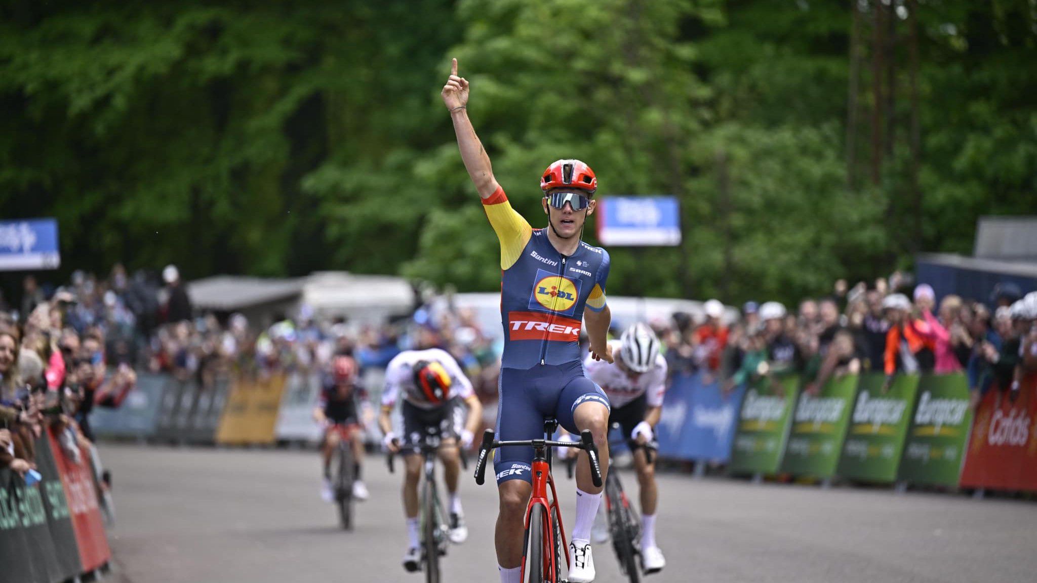 Thibau Nys győzelme sárga trikót ért. (Fotó: Tour de Hongrie/Facebook)