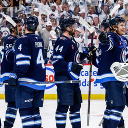 Kiütéssel egyenlített a Winnipeg Jets az NHL rájátszásában