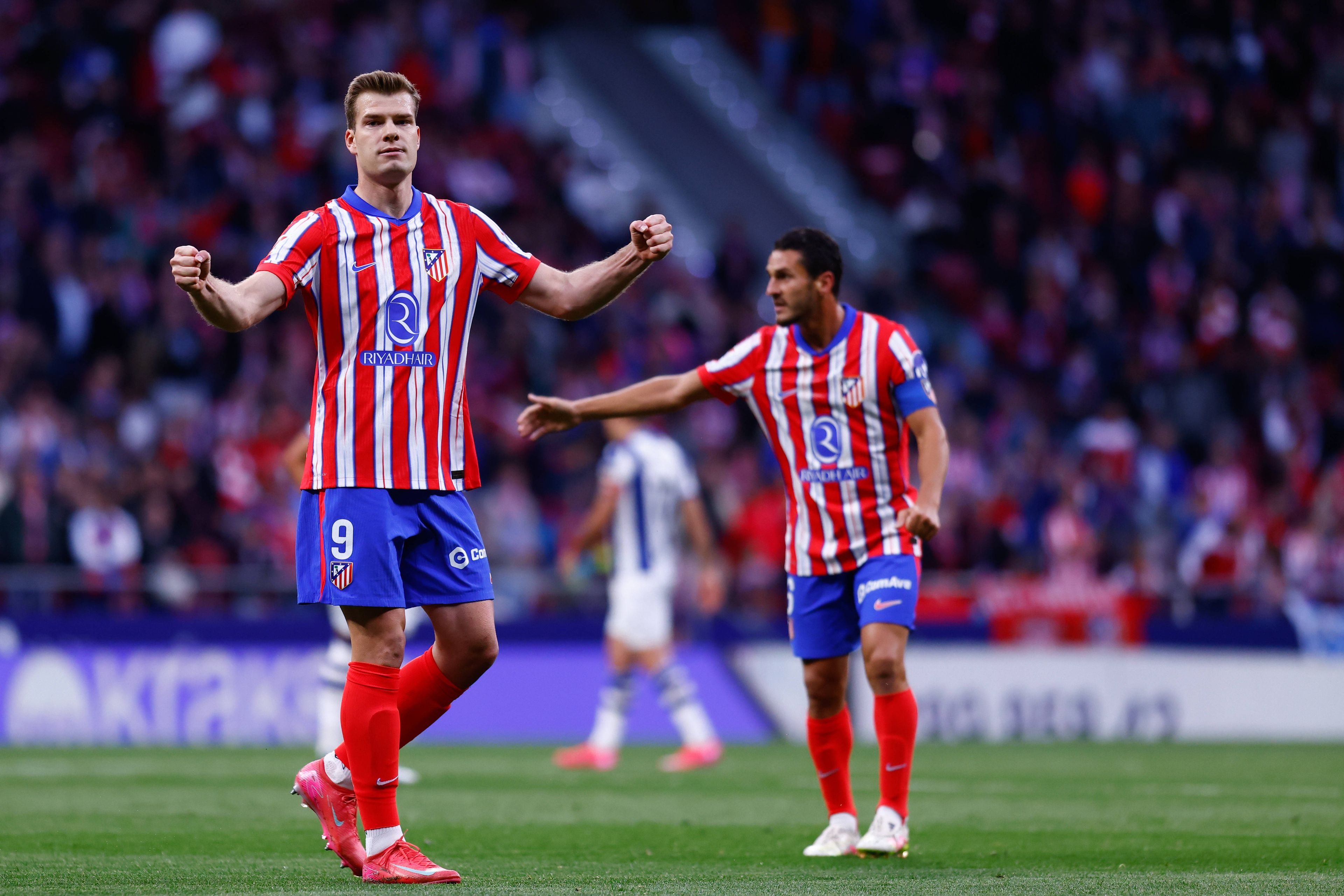 Tizenegy perc alatt hármat, fél óra alatt négy gólt vágott az Atlético csatára