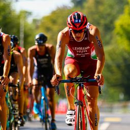 Léhmann Bence és Koronika Judit győzelme a középtávú triatlon ob-n
