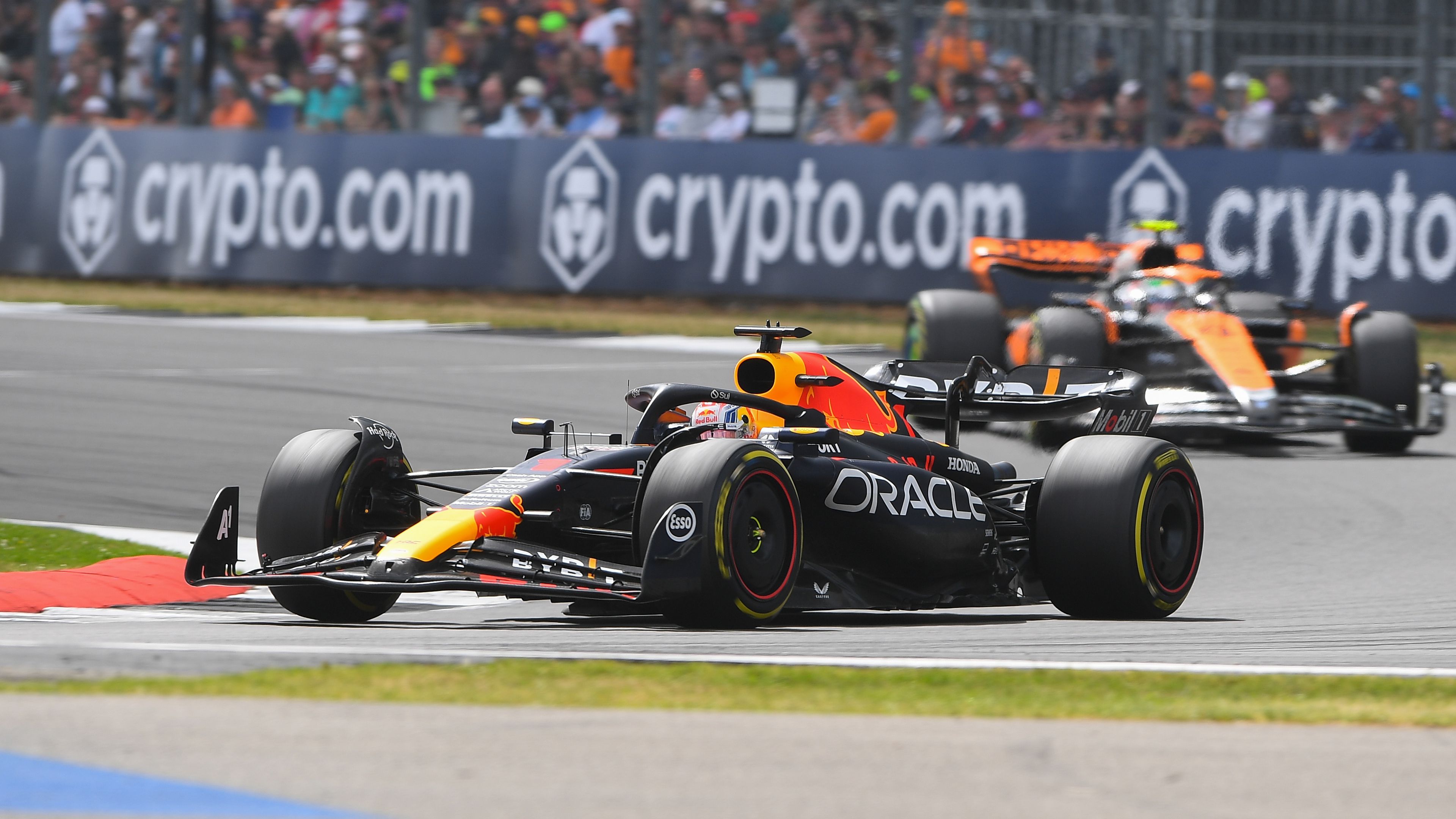 Max Verstappen nyert Silverstone-ban