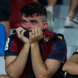 Nagy bajban a spanyol klub: nem jutott fel az élvonalba, s lehet, a másodosztályban sem indulhat