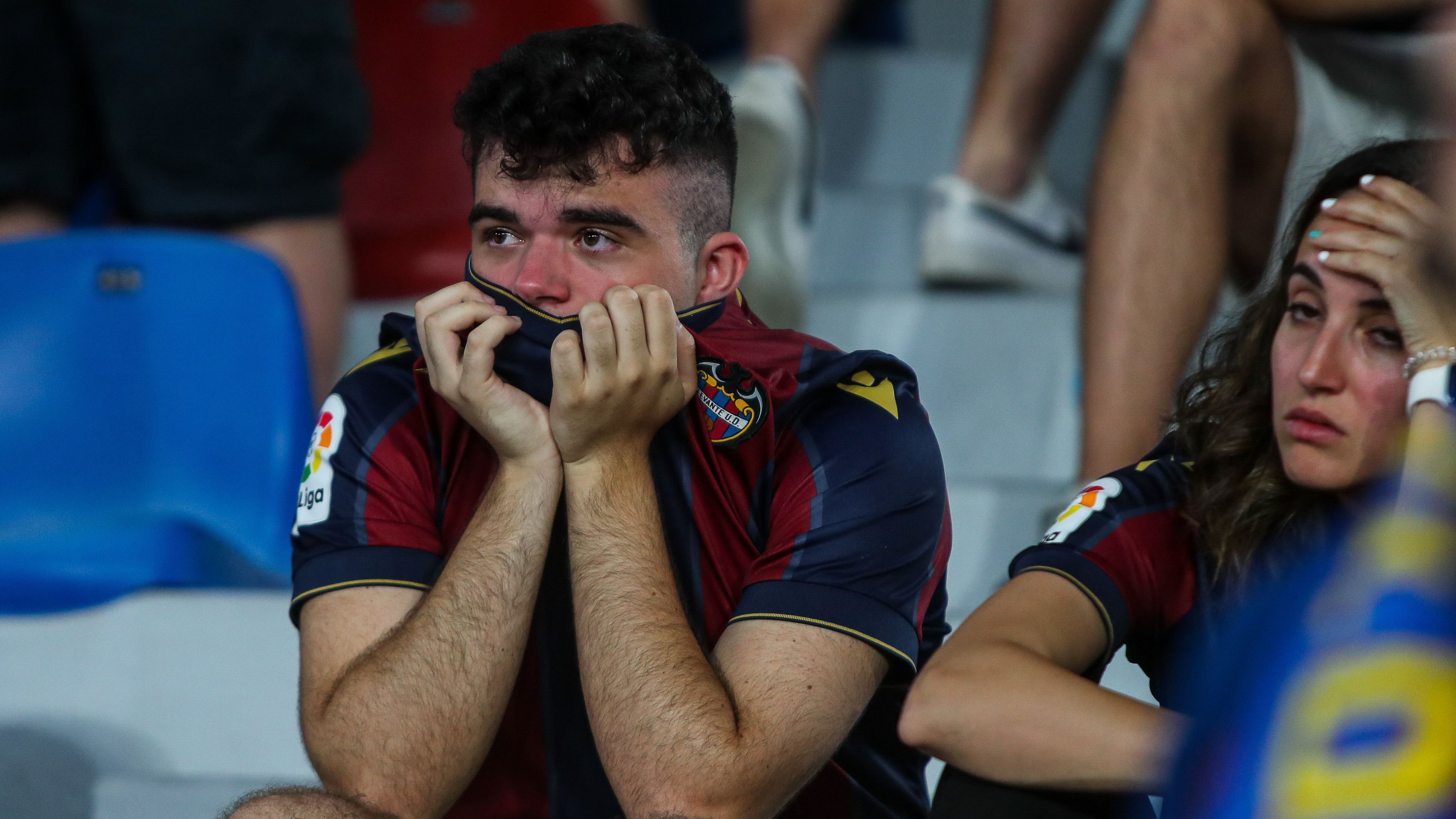 Nagy bajban a spanyol klub: nem jutott fel az élvonalba, s lehet, a másodosztályban sem indulhat